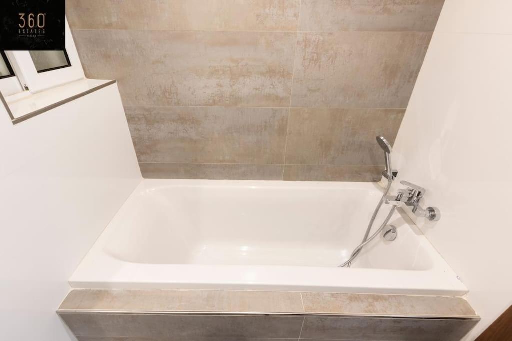 Modern 2Br Apt In The Quaint Village Of Marsaskala & Ac By 360 Estates Ngoại thất bức ảnh